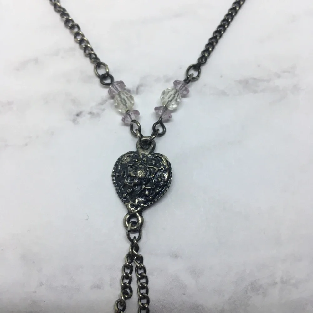 Short necklace dark bronze with heart